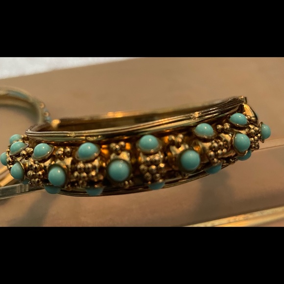 Turquoise bangle bracelets. - Picture 3 of 4